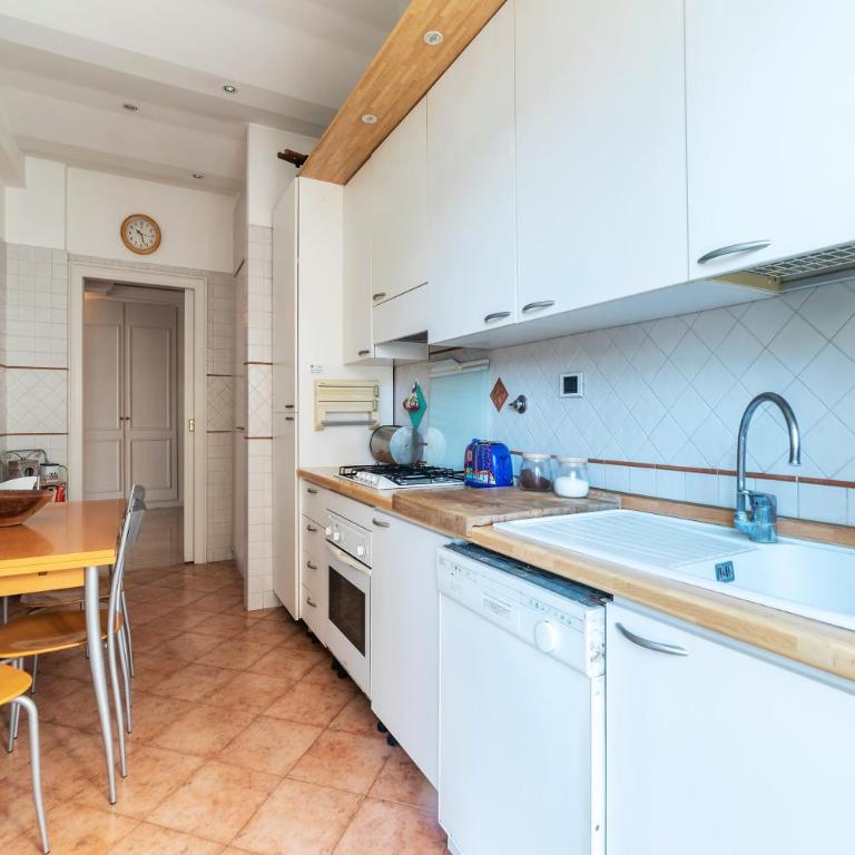 GuestHost - MM Cipro Elegant Apartment - Two-Bedroom Apartment - 18
