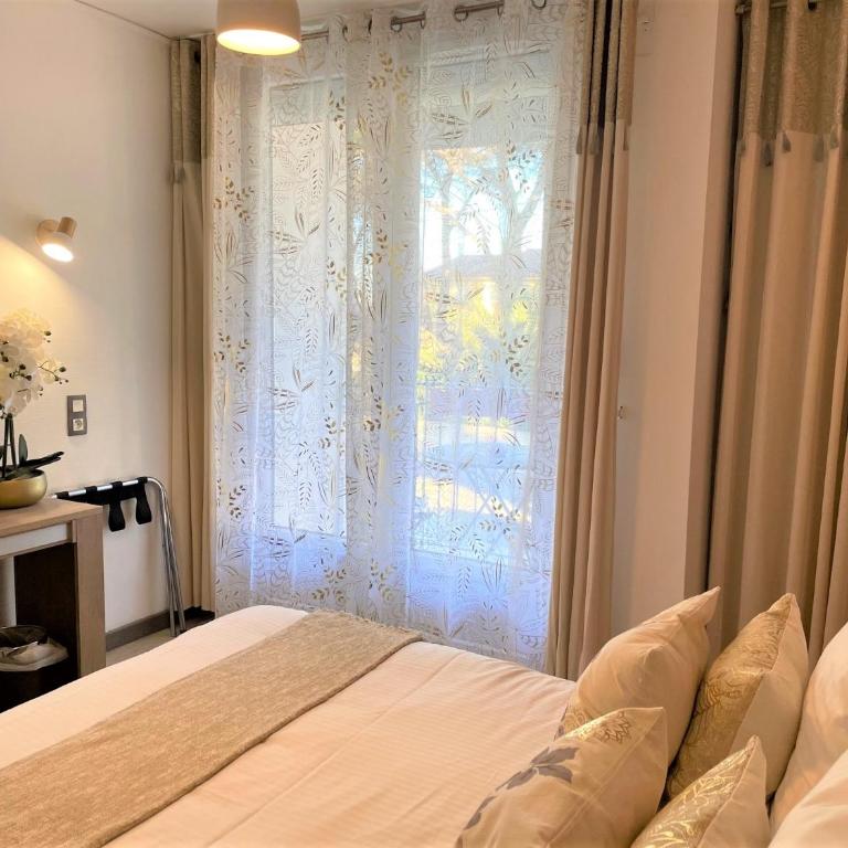 Hôtel Le Méditerranée - Chambre Double Supérieure avec terrasse ou balcon - 5