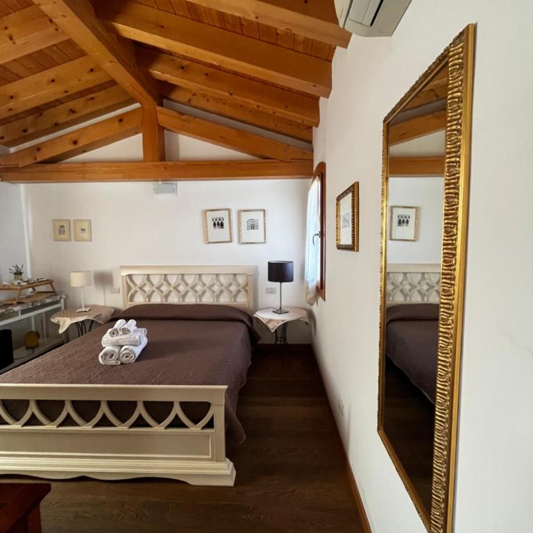 Al Piccolo Clarin - Camera Matrimoniale con Bagno Privato - 1