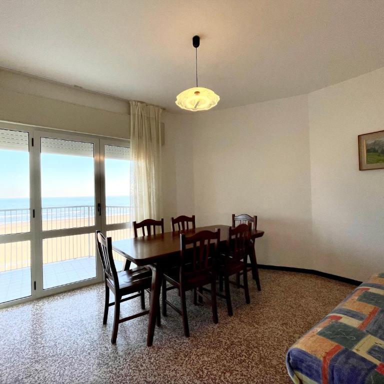 Appartamenti Fronte Mare CC - Carraro Immobiliare - Family Apartments - Appartamento con 2 Camere da Letto - 6