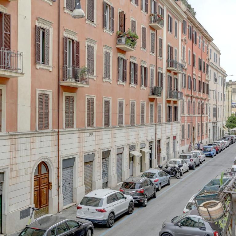 Charming Colosseum - Monolocale con Balcone - 5