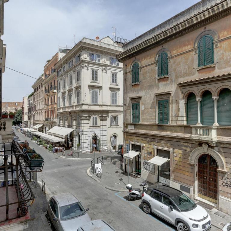 Charming Colosseum - Monolocale con Balcone - 14