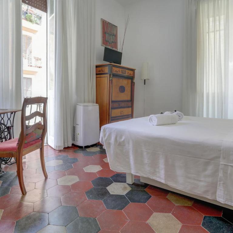 Charming Colosseum - Monolocale con Balcone - 10
