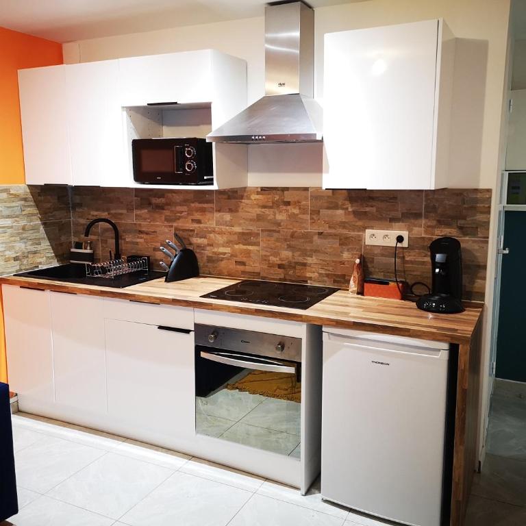 GRAND STUDIO AMIENS GARE TOUT CONFORT WIFI NETFLIX 2PERS - One-Bedroom Apartment - 18