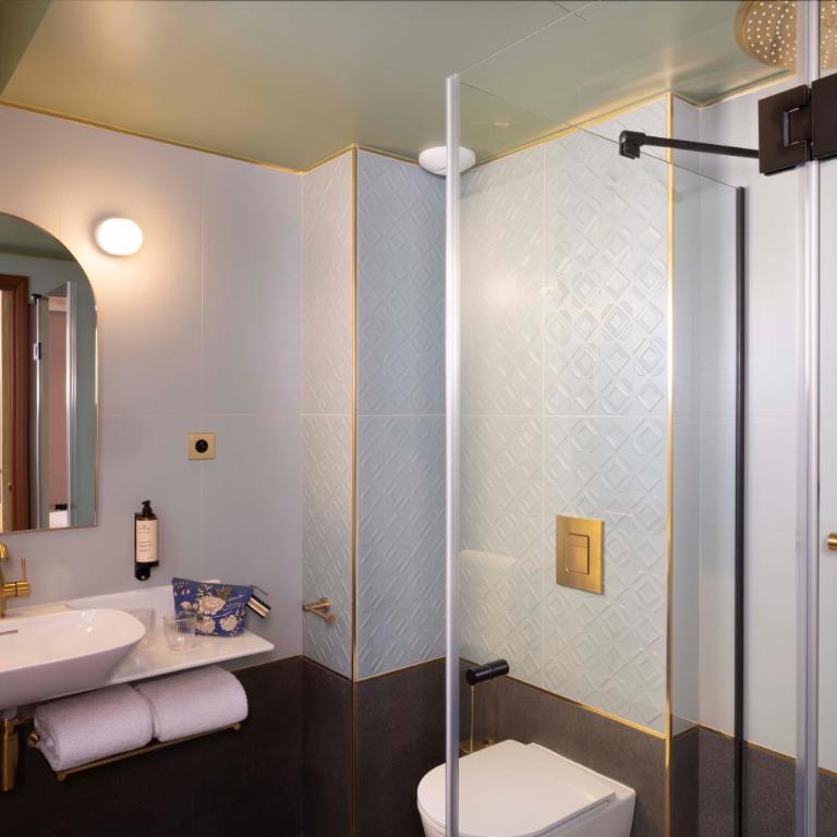 Hôtel Jardin de Cluny - Chambre Lit Queen-Size Confort - 5