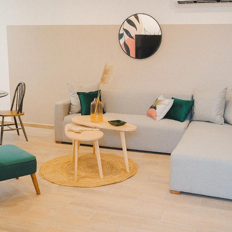 a unas cuadras de la plaza machado by G P S rentas - Two-Bedroom Apartment - 7