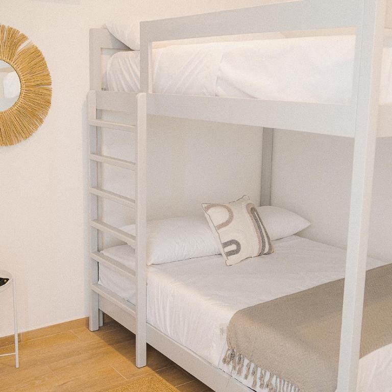 a unas cuadras de la plaza machado by G P S rentas - Two-Bedroom Apartment - 12