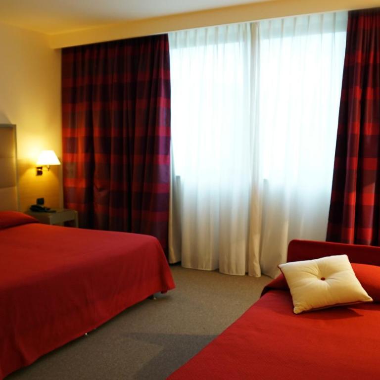 Garden Hotel - Camera Tripla - 1