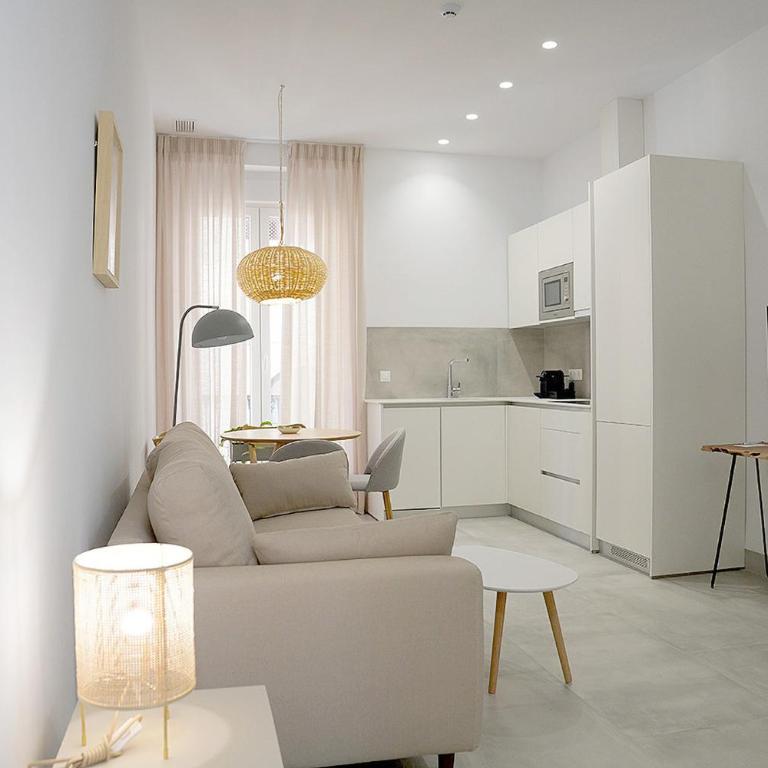 CASA DE LA VEGA SUITES - Suite con balcón - 18