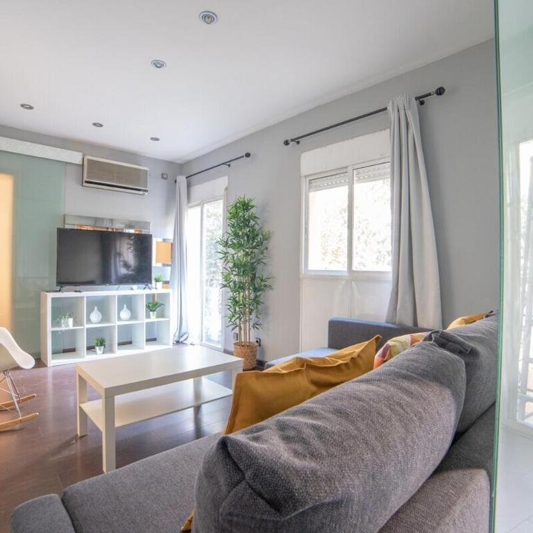 MyHouseSpain - Moderno apartamento a escasos metros del Bernabeu - Apartamento con ducha - 1