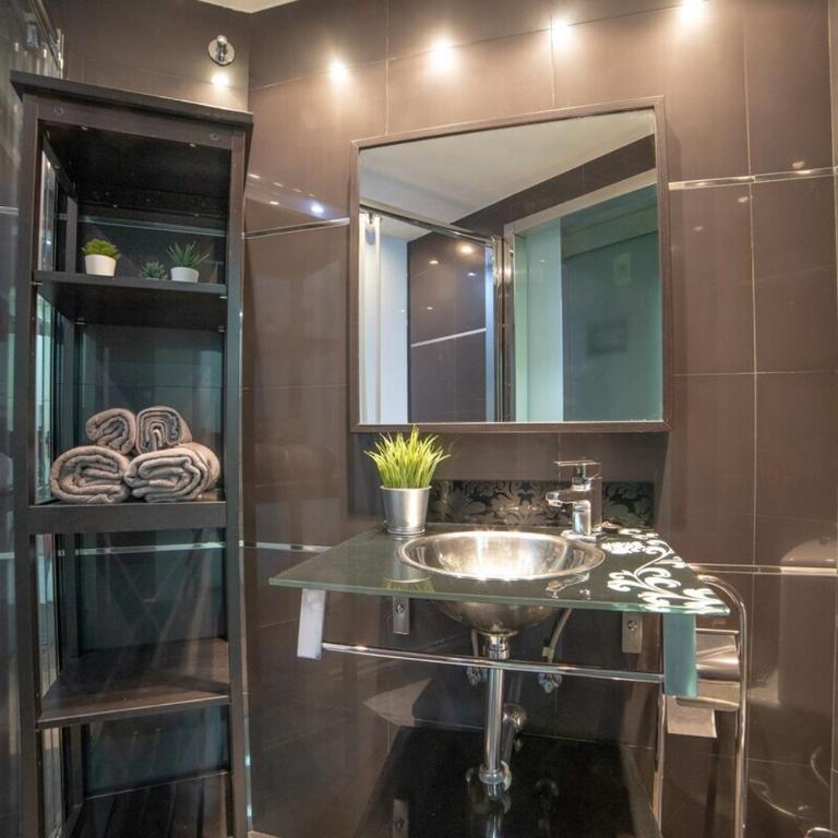 MyHouseSpain - Moderno apartamento a escasos metros del Bernabeu - Apartamento con ducha - 12