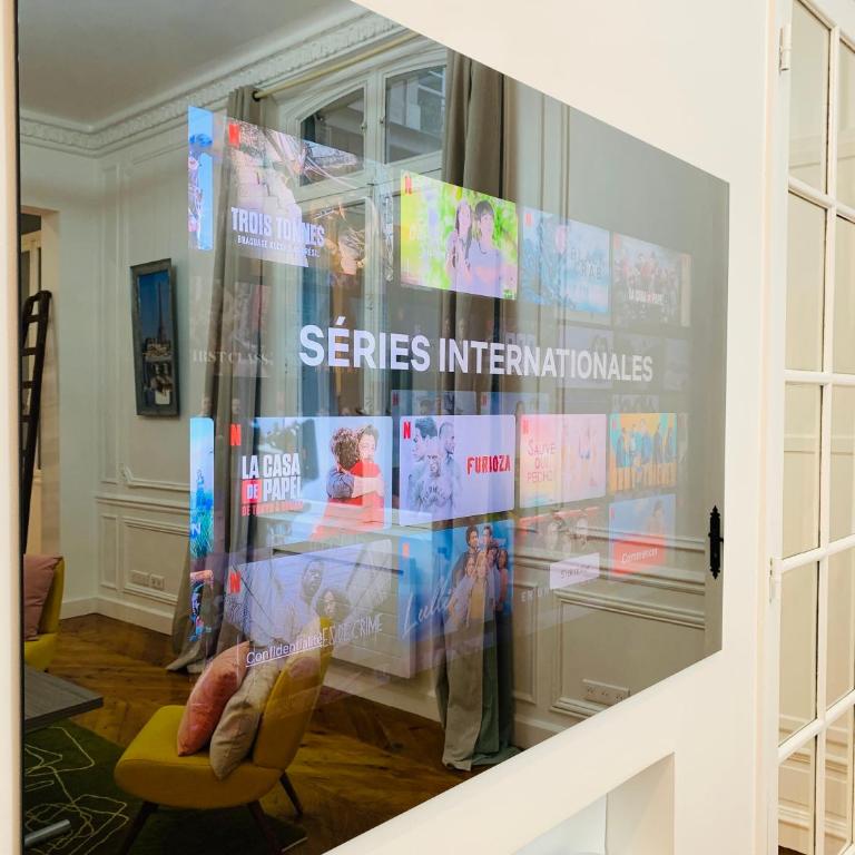 Spacious 2 bedroom apartment Champs Elysees and Golden Triangle - Two-Bedroom Apartment - 3