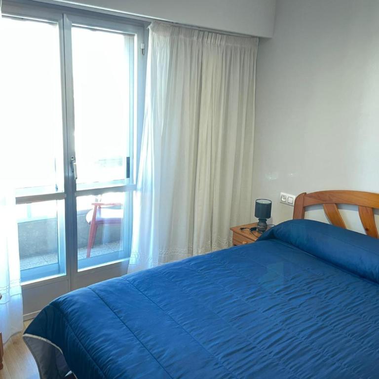 HOSTAL CID - Habitación con cama grande - 4