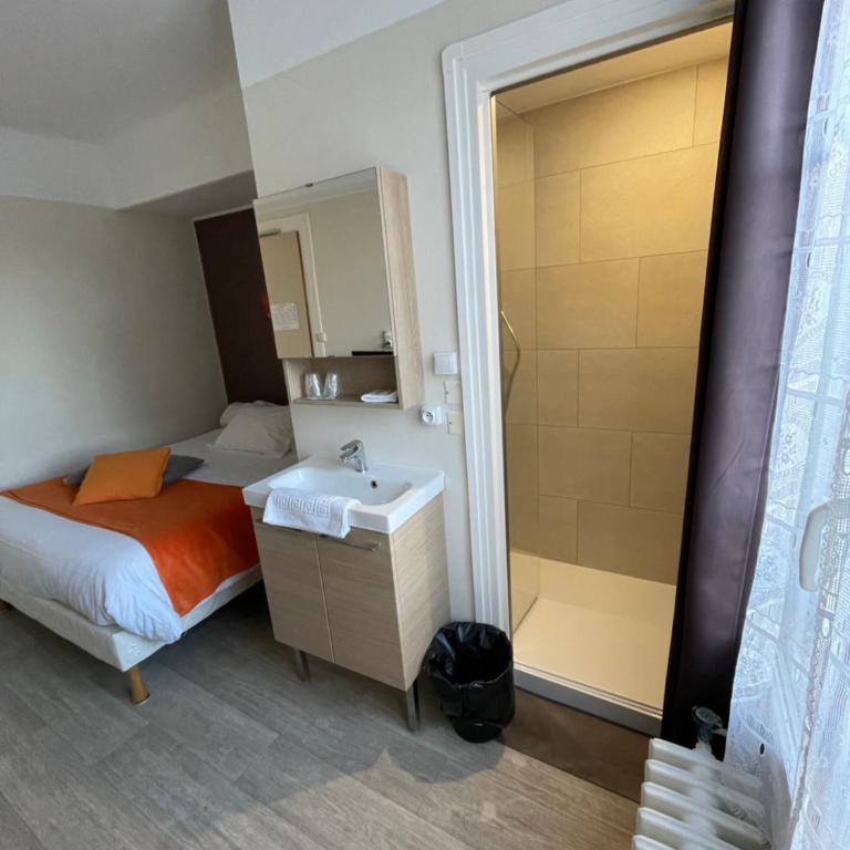 Les Chiens du Guet - Chambre Double avec Toilettes Communes - 3