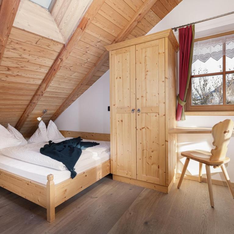 Chalet Tyrolian Apartments - by Familiaris - Pools 500 meters - Doppelzimmer mit eigenem Bad - 1