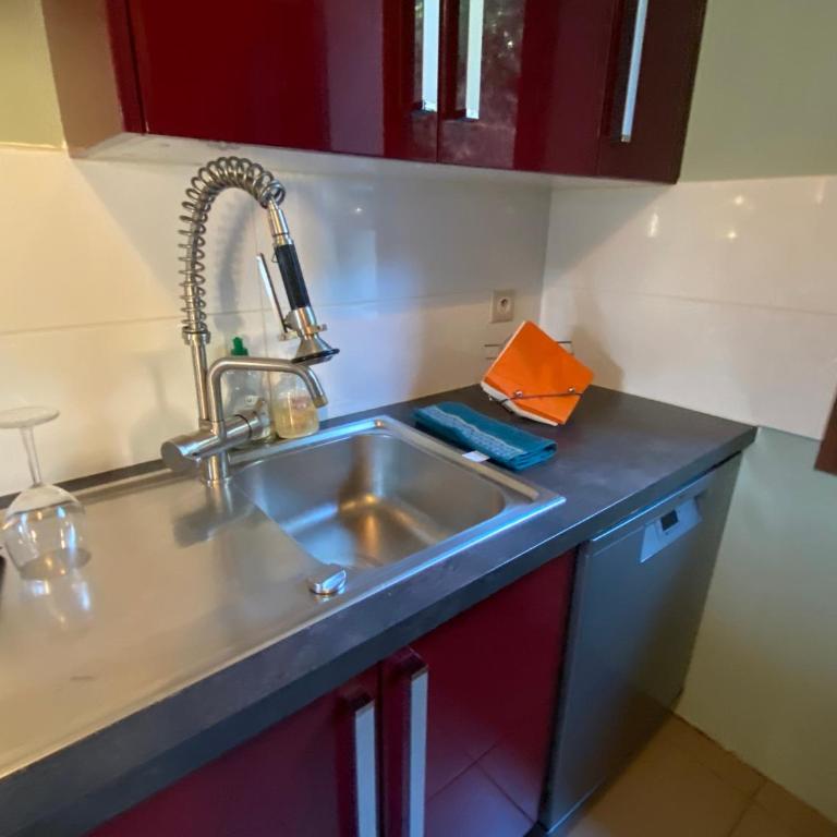 Maison familiale 3 chambres, parking gratuit - Three-Bedroom House - 12