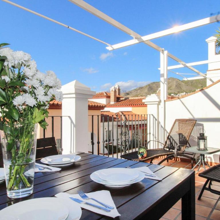 3 Bedroom Beautiful Apartment In Nerja - Apartamento de 3 dormitorios - 8