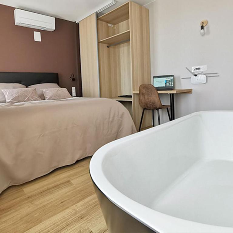 Appart Hotel Spa Perpignan - Chambre Double Deluxe avec Baignoire - 3