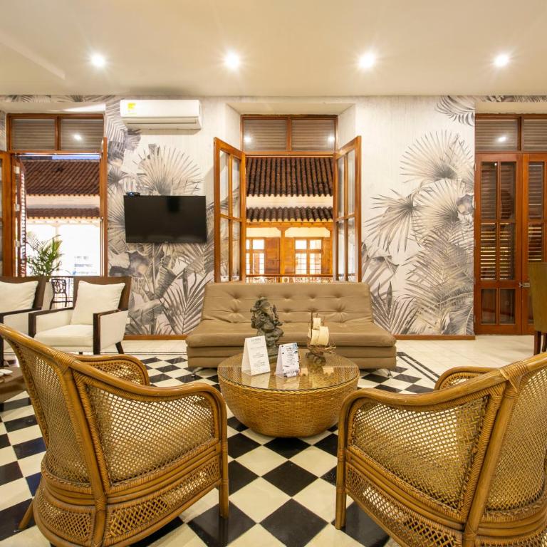San Pedro Claver Luxury in the walled city - Three-Bedroom Apartment - 5