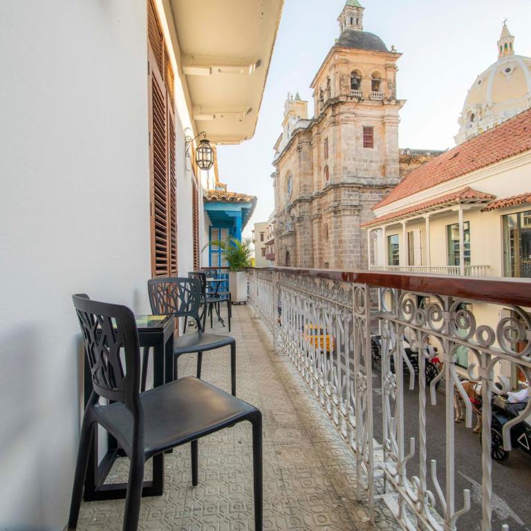 San Pedro Claver Luxury in the walled city - Three-Bedroom Apartment - 26