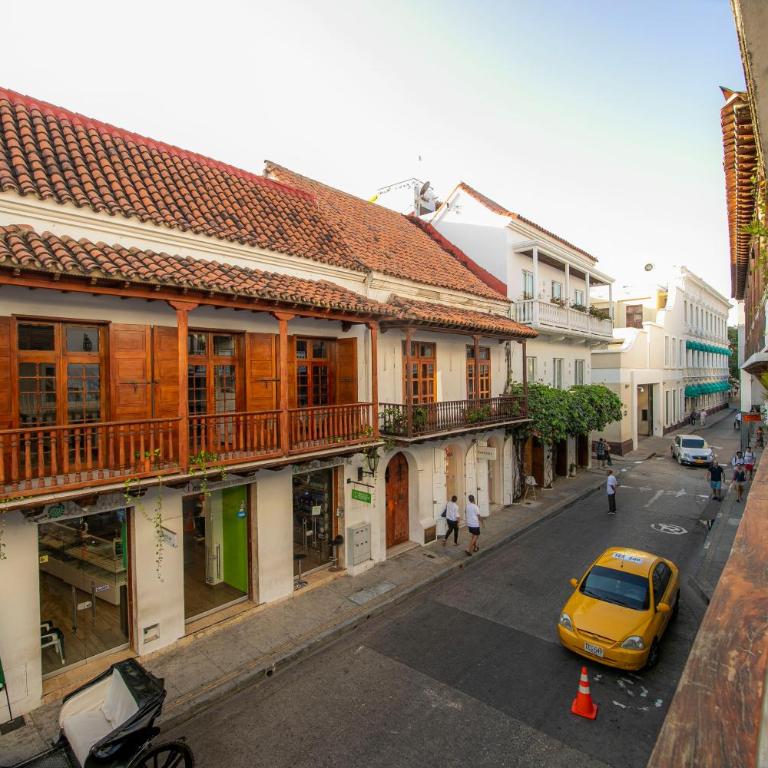 San Pedro Claver Luxury in the walled city - Three-Bedroom Apartment - 25