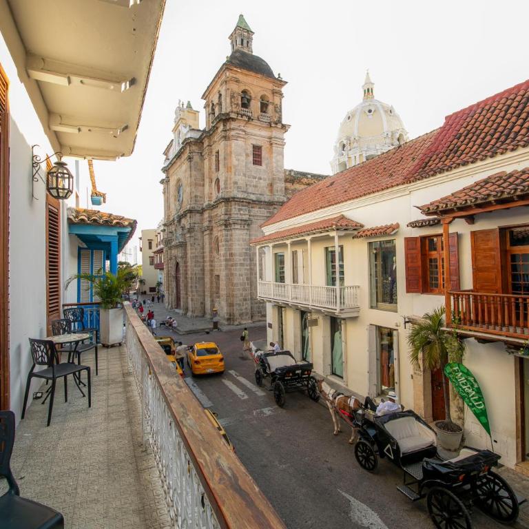 San Pedro Claver Luxury in the walled city - Three-Bedroom Apartment - 23