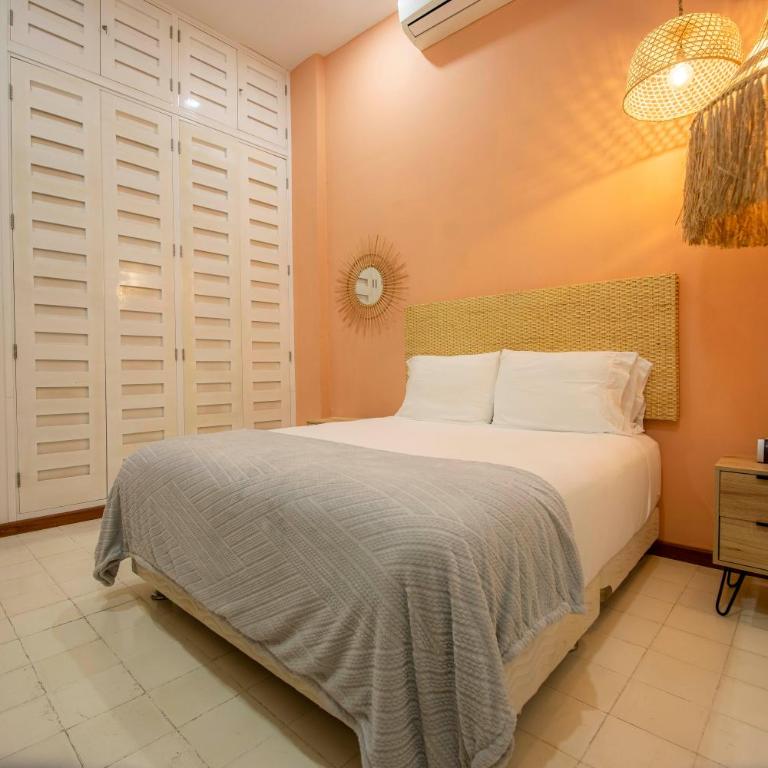 San Pedro Claver Luxury in the walled city - Three-Bedroom Apartment - 11