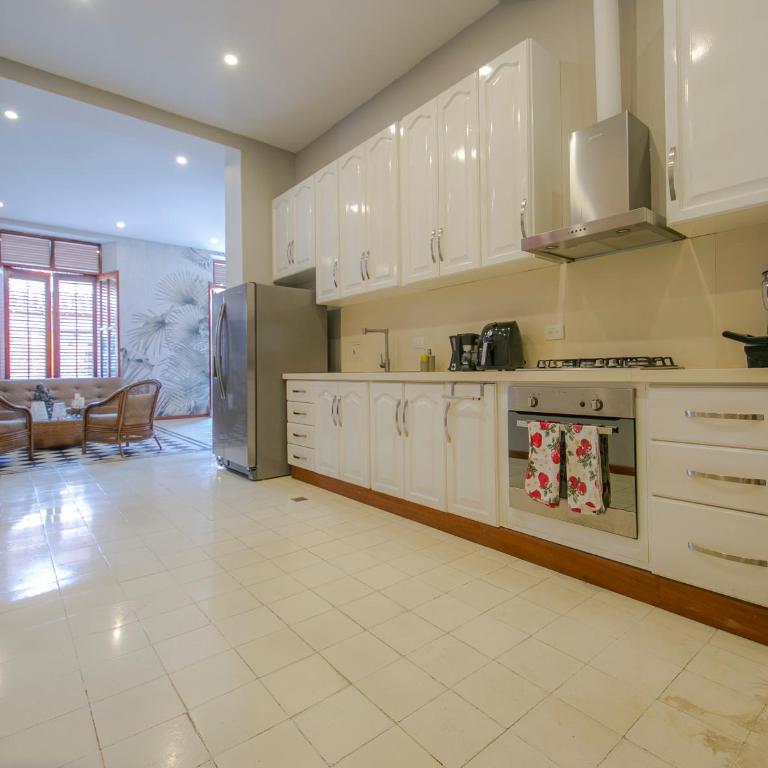 San Pedro Claver Luxury in the walled city - Three-Bedroom Apartment - 27