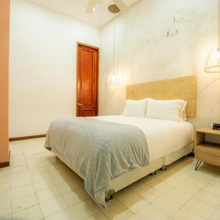 San Pedro Claver Luxury in the walled city - Three-Bedroom Apartment - 15