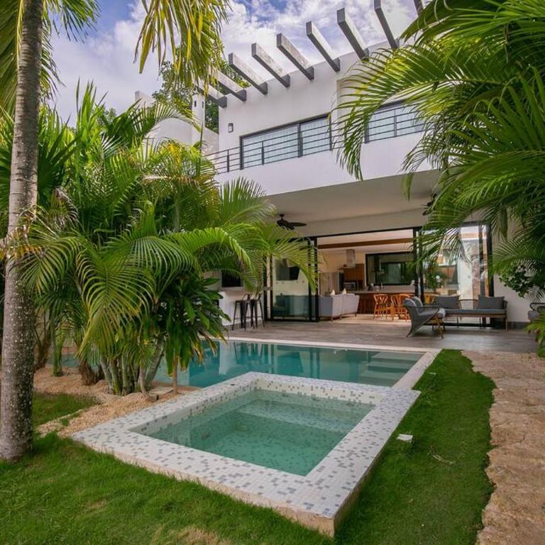 Villa with Jacuzzi & Pool with Great Concierge Service - Villa - 2