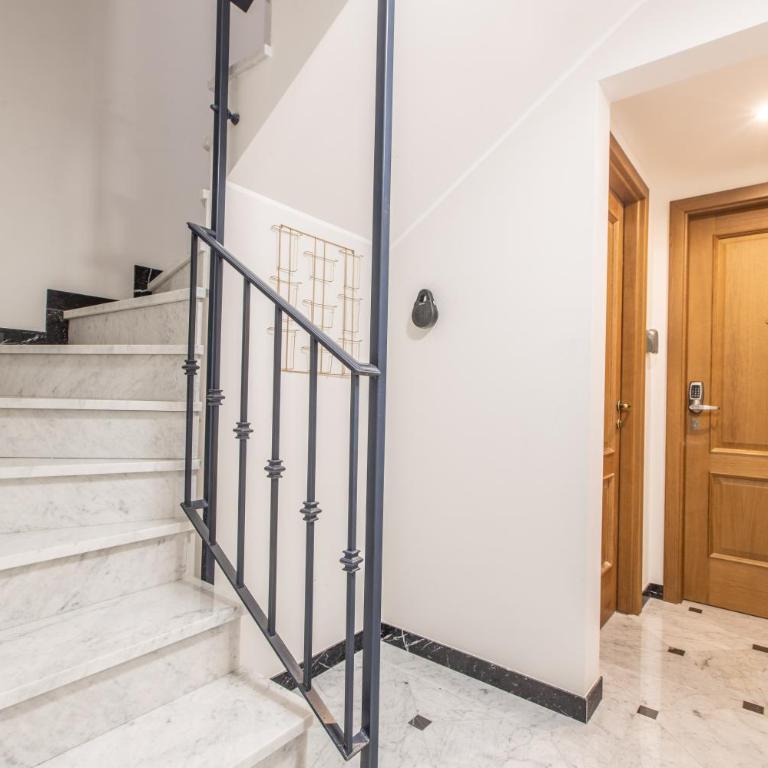 LB Vacation Rentals I Charming Classique Room - 5min Palais I Casa d'Azur - Apartamento de 1 dormitorio - 19