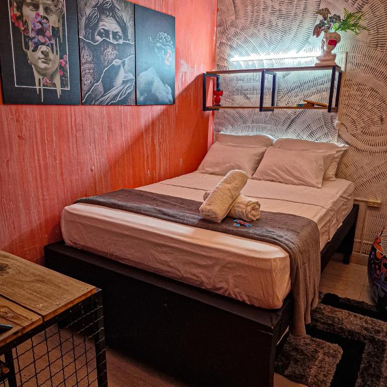 Urban Hostal Bar - Triple Room with Private Bathroom - 8