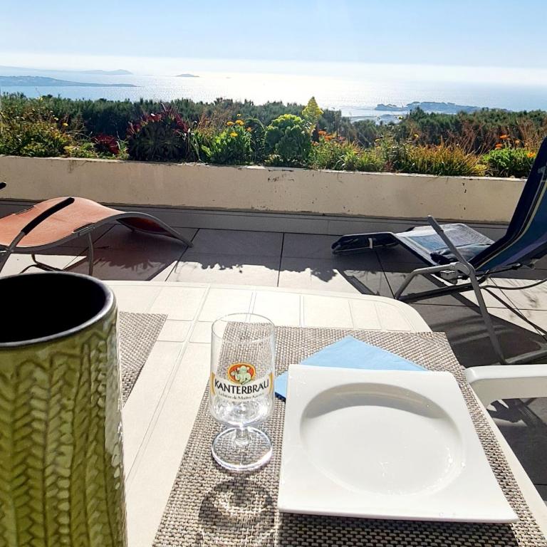 Vue mer panoramique et piscine - Estudio con vistas al mar - 7