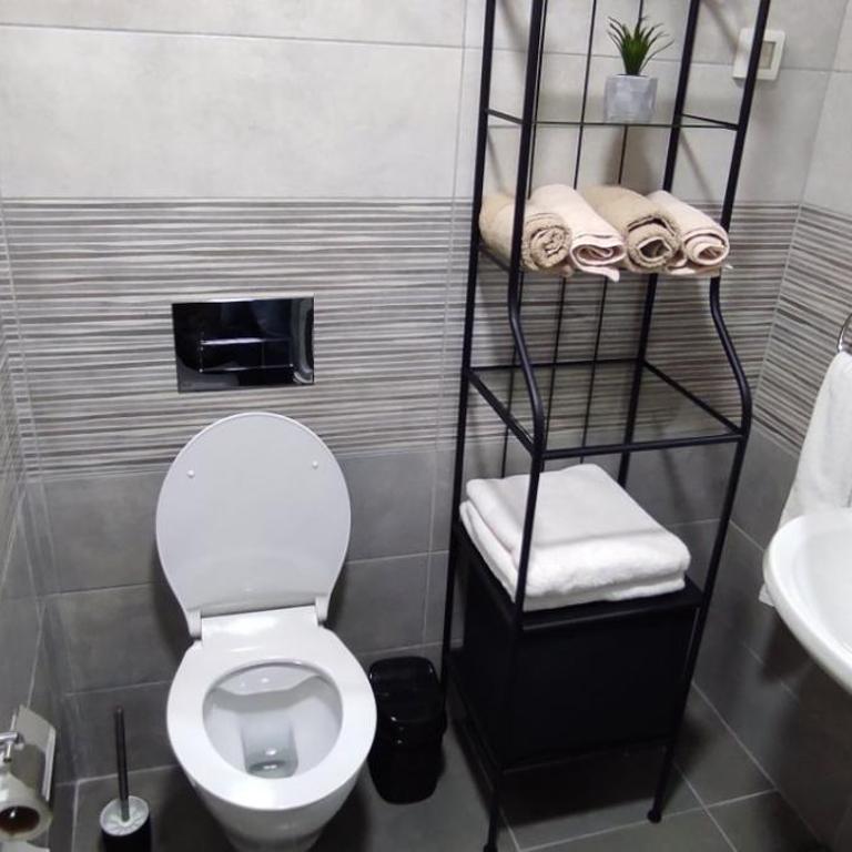 South Side Apartment - One-Bedroom Apartment - 16