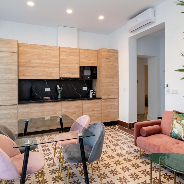 Luxury Gran Via Apartments - Three-Bedroom Apartment - 3