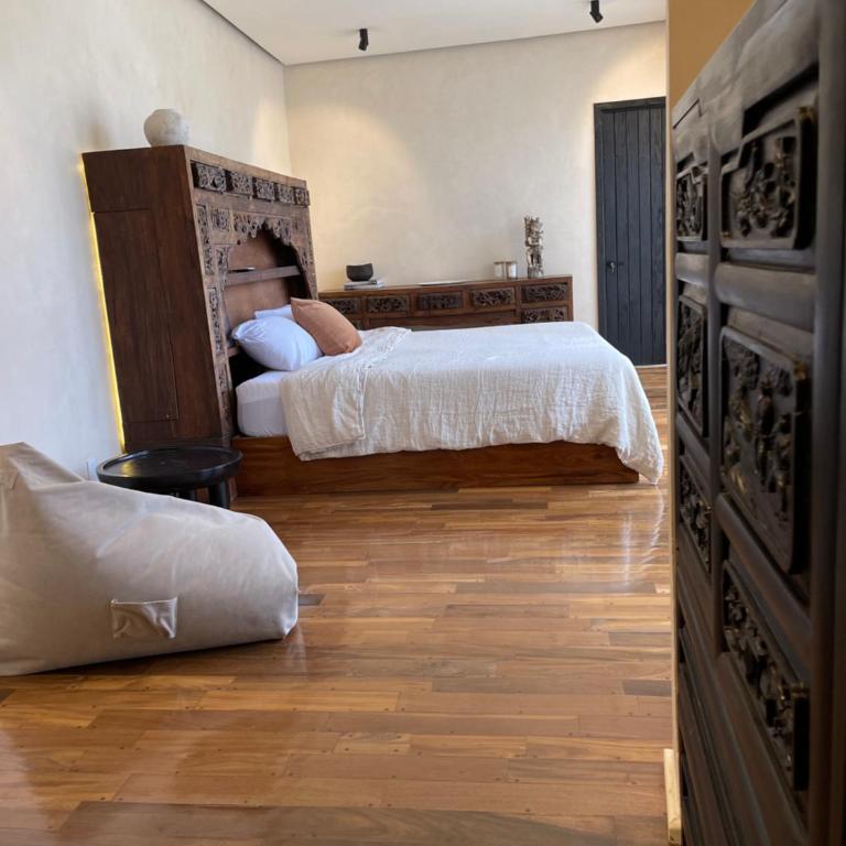 Casa Realm - Deluxe Room - 3