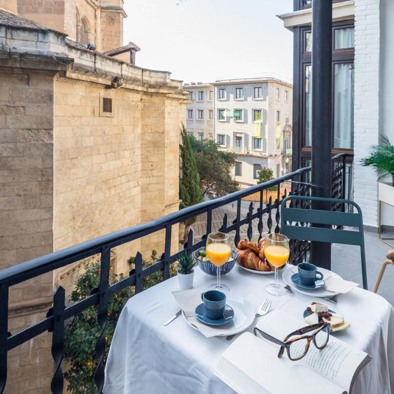 Luxury Gran Via Apartments - Deluxe Apartment - 16