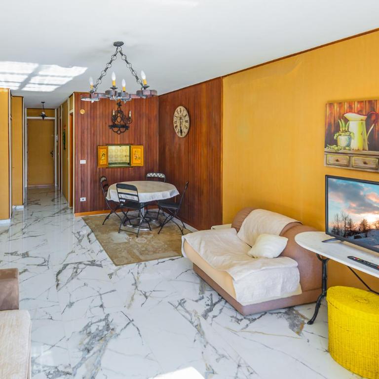 Zona Portici - Appartamento con 1 Camera da Letto - 4