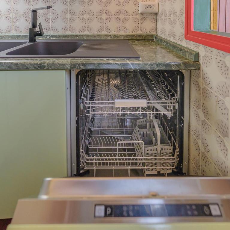 Zona Portici - Appartamento con 1 Camera da Letto - 11
