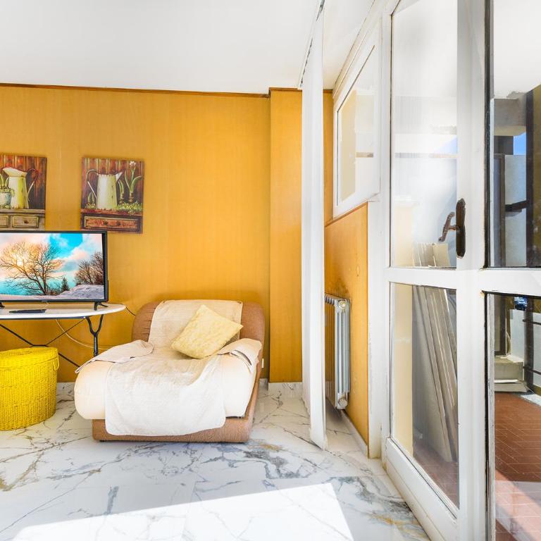 Zona Portici - Appartamento con 1 Camera da Letto - 12