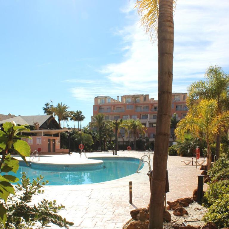 Complejo Turístico Marina Rey - Estudio con vistas a la piscina - 2