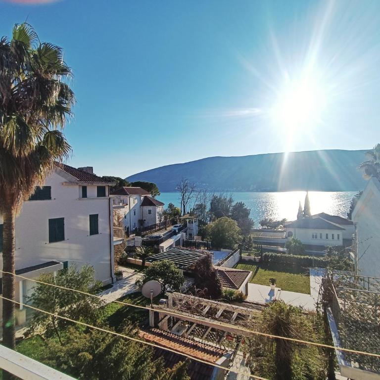 The Golden Hour - One-Bedroom Apartment - 1