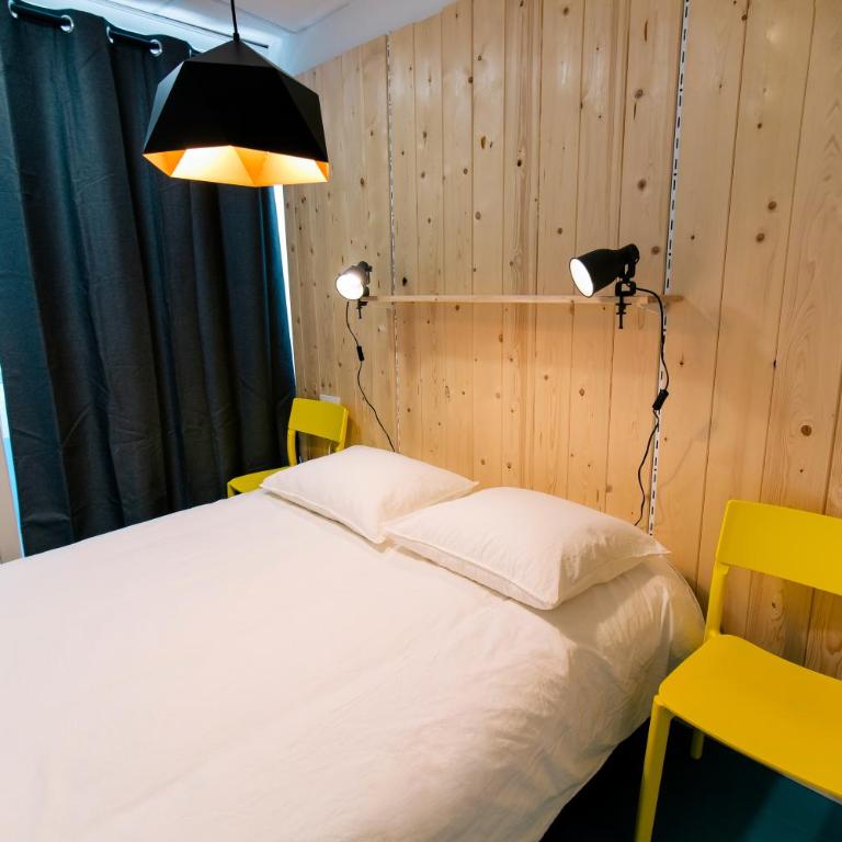 Koala Hostel - Standard Double Room with Shared Bathroom - 3