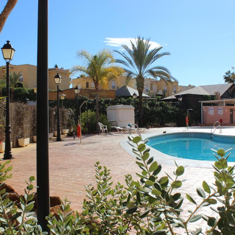 Complejo Turístico Marina Rey - Apartamento de 2 dormitorios con terraza y vistas a la piscina - 3