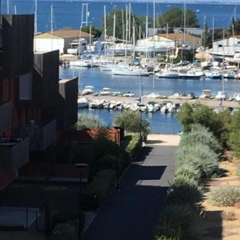 Appartement T2 avec terrasse, parking et WIFI - FR-1-553-203 - Appartement - 2