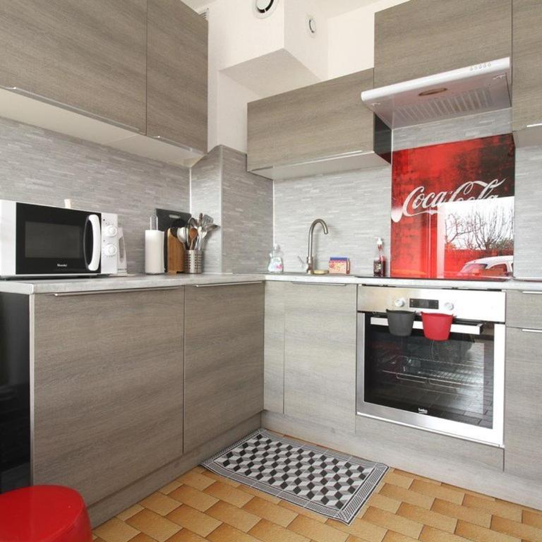 Spacieux T2 rénové proche étang de Thau, climatisé, terrasse, parking, WiFi à 800m des thermes - FR-1-553-207 - Apartment - 5