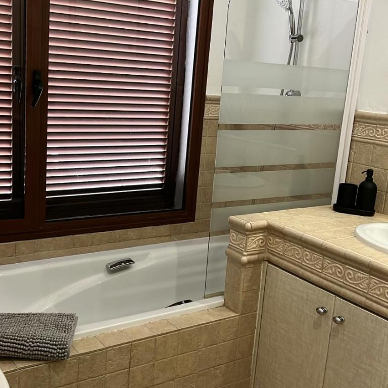 Villa linda - Three-Bedroom Villa - 9