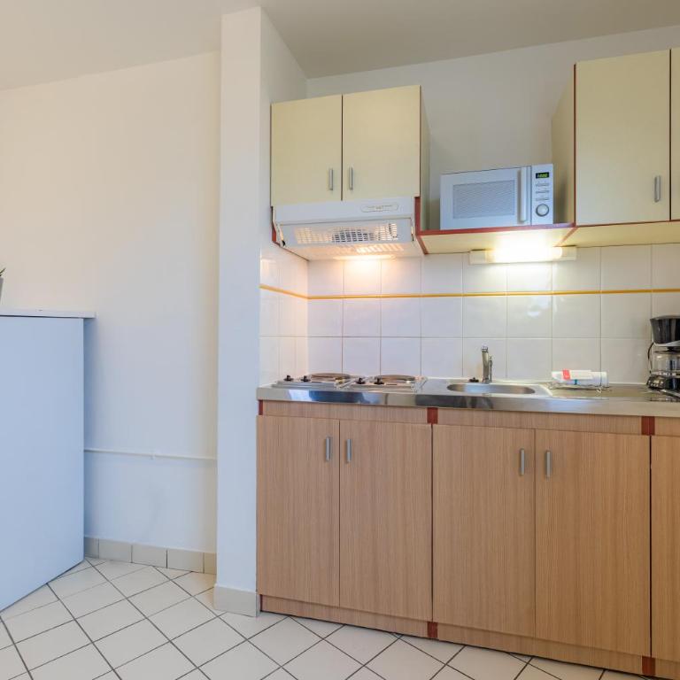 Appart'City Classic Caen - Grand Appartement - 5