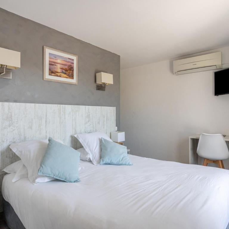 Hotel Les Palmiers En Camargue - Chambre Double Confort avec Terrasse ou Balcon – Vue Partielle sur Mer - 3