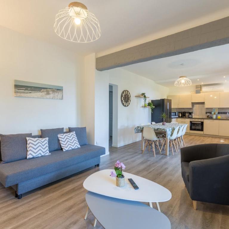 La Félyvonne, villa familiale confortable avec sa grande terrasse ombragée et sa vue dégagée sur mer - Villa - 28